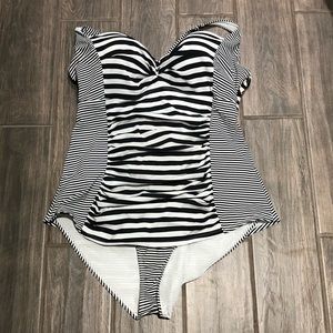 Torrid one piece swimsuit